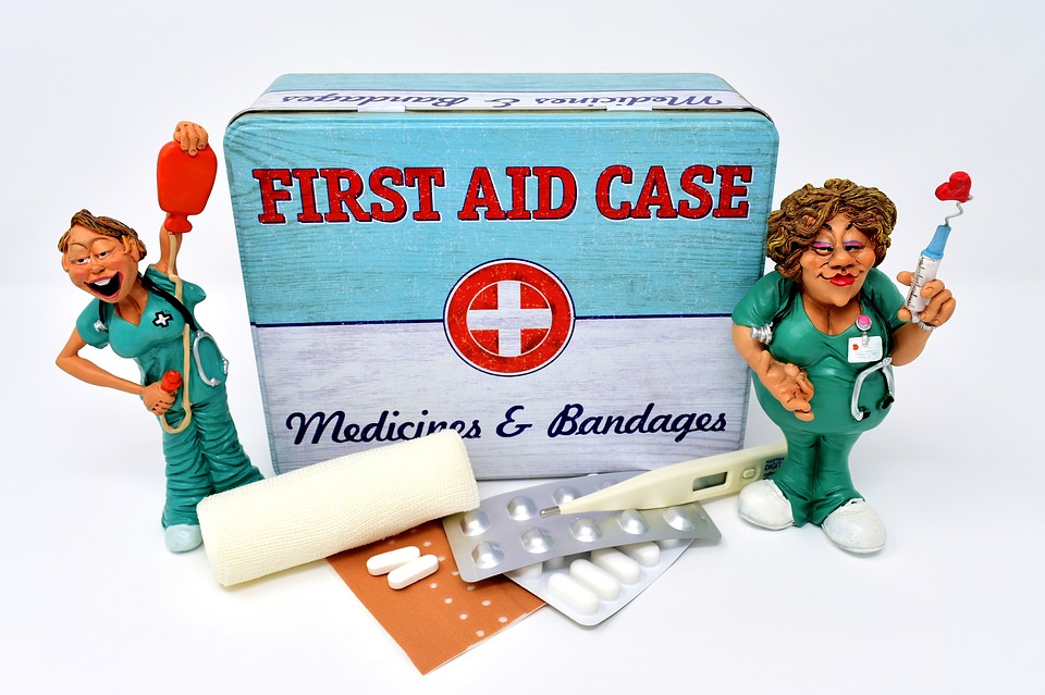 first-aid-3082670_960_720