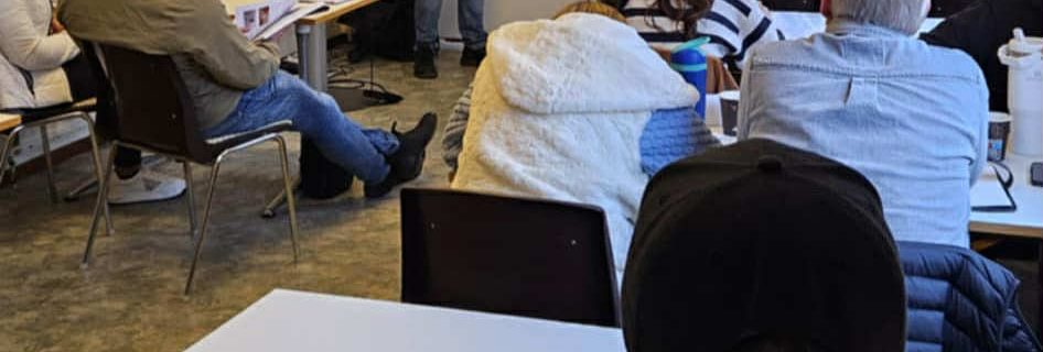 Lärare Olle håller utbildning